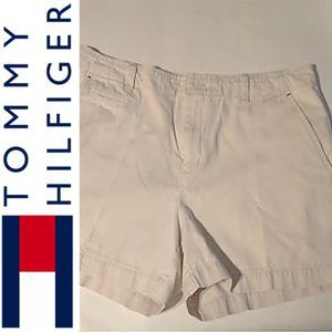 🌸 TOMMY HILFIGER KHAKI CHINO SHORTS